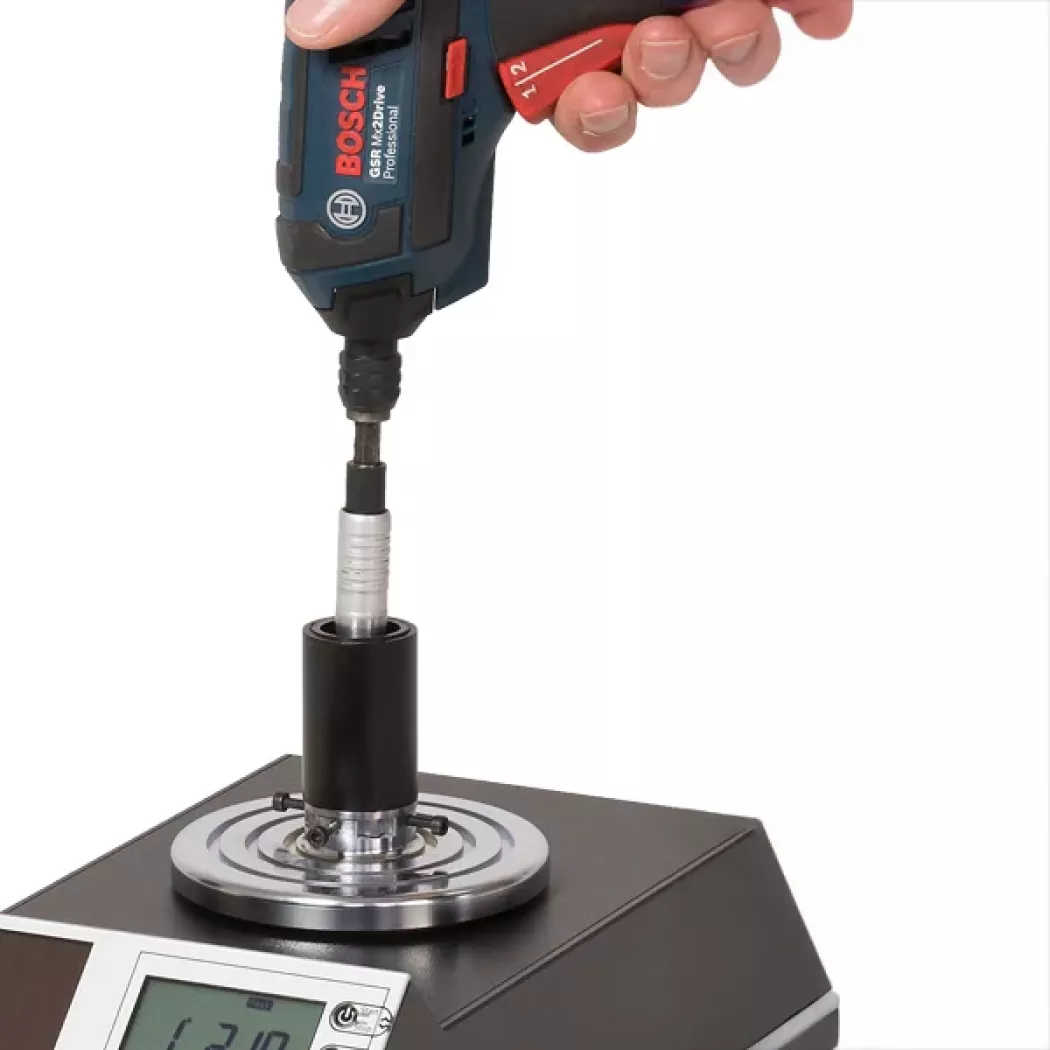 Pomiar momentu obrotowego narzędzia elektrycznego na kalibratorze Alluris TTT-300