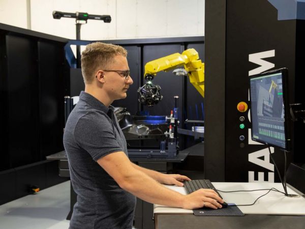zautomatyzowany-optyczny-system-skanujacy-CUBE-R
