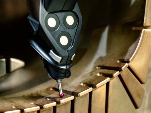 przenosna-wspolrzednosciowa-maszyna-pomiarowa-CMM-HandyPROBE