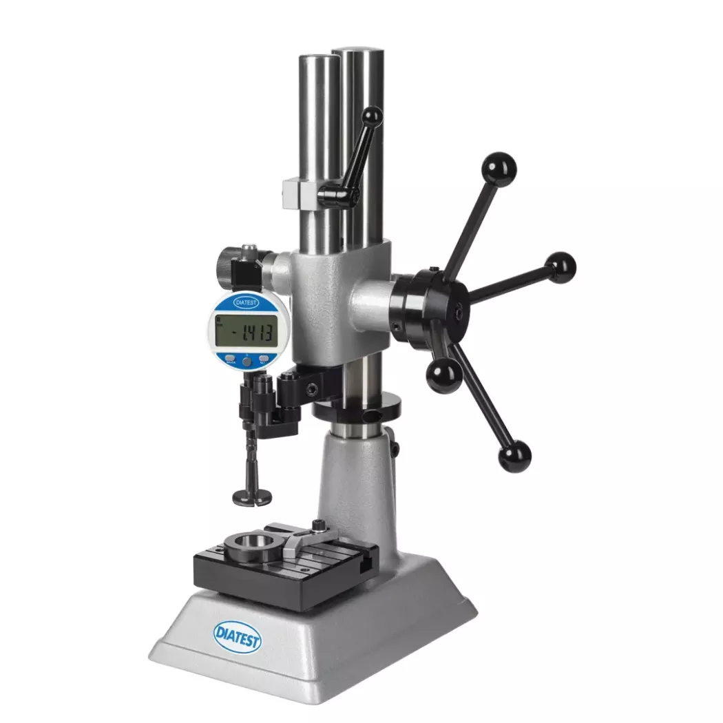 Stojak pomiarowy Diatest MST102 z&nbsp;czujnikiem cyfrowym i&nbsp;głowicą Split-ball